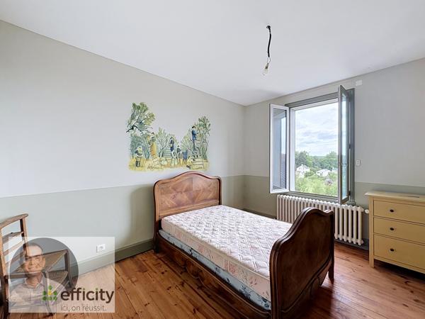 Maison
         6 pièces
        - 180 m² 160 800 € *