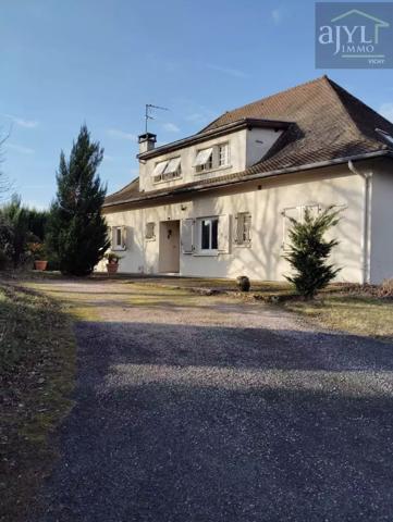 Maison
         9 pièces
        - 220 m² 189 000 € *