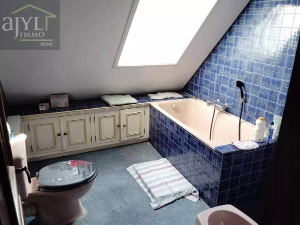 Maison
         9 pièces
        - 220 m² 189 000 € *