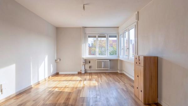 Appartement
         3 pièces
        - 95 m² Exclusivité 325 000 € *