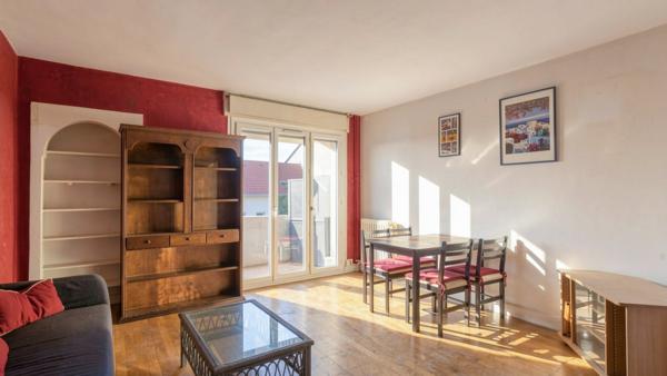 Appartement
         3 pièces
        - 95 m² Exclusivité 325 000 € *