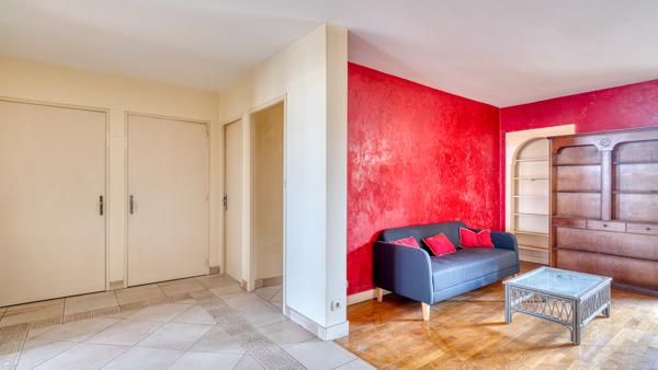 Appartement
         3 pièces
        - 95 m² Exclusivité 325 000 € *