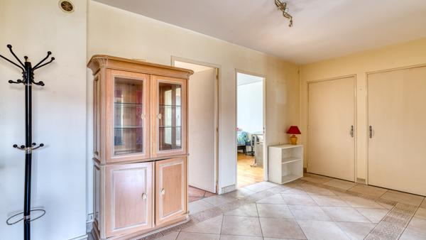 Appartement
         3 pièces
        - 95 m² Exclusivité 325 000 € *