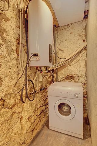 A VENDRE : Appartement 3 pièces avec garage rare à Salernes ! Entièrement rénové