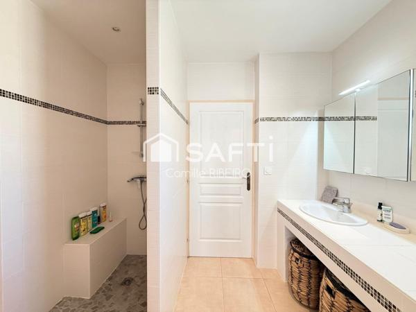CABESTANY, SUPERBE VILLA T6, 4 FACES, PISCINE, GARAGE