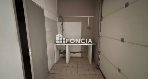 Location Local commercial 3 pièces - Montélimar 26200