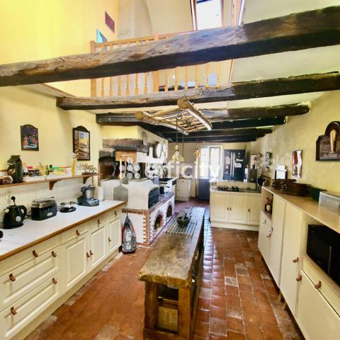 Maison
         5 pièces
        - 178 m² 159 900 € *