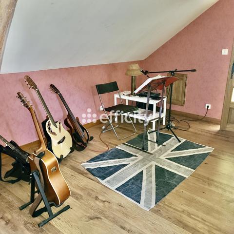 Maison
         5 pièces
        - 178 m² 159 900 € *