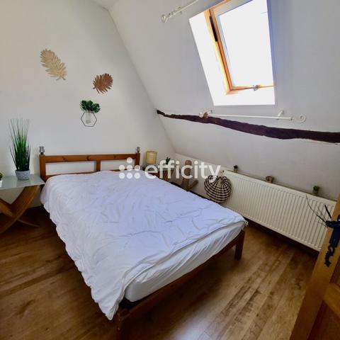 Maison
         5 pièces
        - 178 m² 159 900 € *