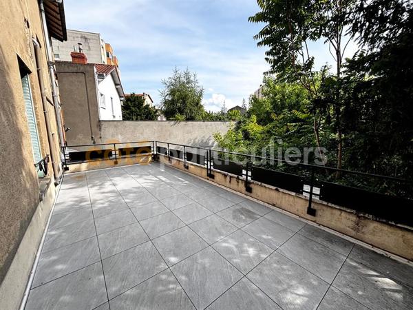 Location
                Appartement46,69 m² - 3 Pièces -
                    CLERMONT FERRAND (63000)