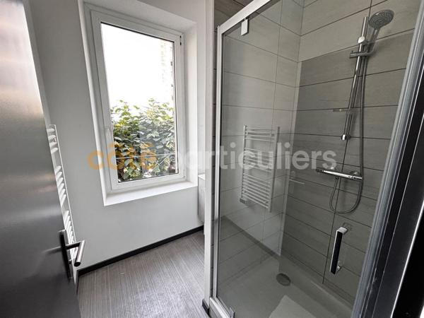 Location
                Appartement46,69 m² - 3 Pièces -
                    CLERMONT FERRAND (63000)