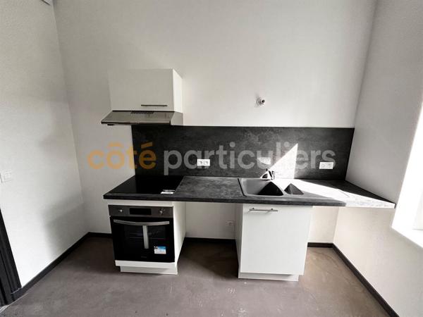 Location
                Appartement46,69 m² - 3 Pièces -
                    CLERMONT FERRAND (63000)