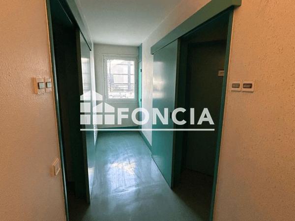 Location Studio 17.85 m² - 4 PORTE DE L'EUROPE Caen 14000