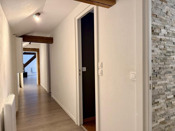 Ensemble immobilier mixte 240 000 €