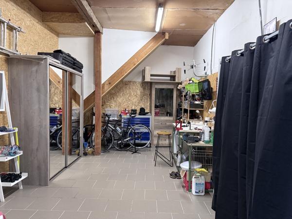 Ensemble immobilier mixte 240 000 €