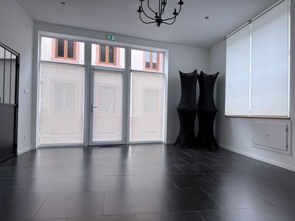 Ensemble immobilier mixte 240 000 €