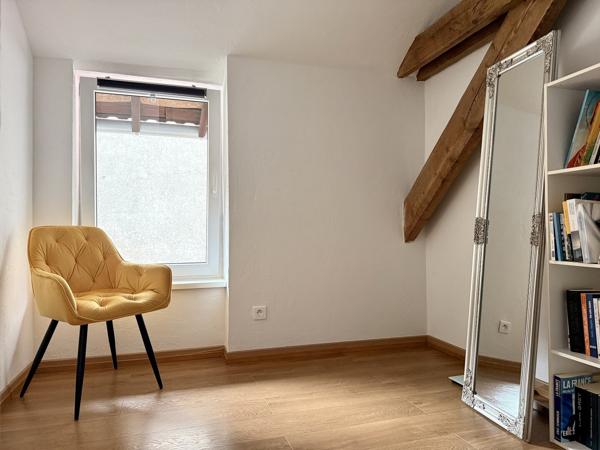 Ensemble immobilier mixte 240 000 €