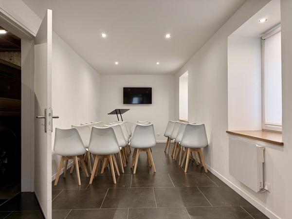Ensemble immobilier mixte 240 000 €
