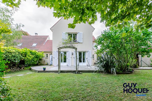 Maison spacieuse à vendre à Lieusaint - 5 chambres, jardin et garage