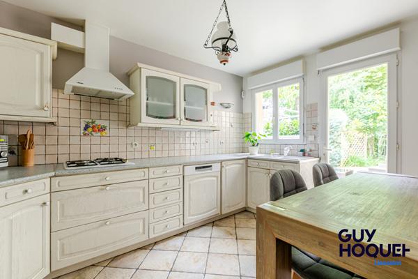 Maison spacieuse à vendre à Lieusaint - 5 chambres, jardin et garage