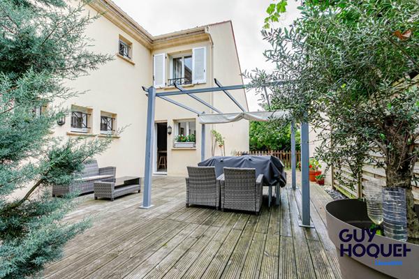 Maison spacieuse à vendre à Lieusaint - 5 chambres, jardin et garage