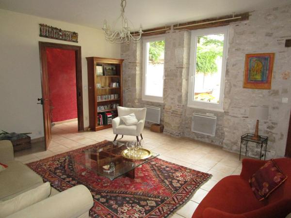 MAISON DE VILLE AVEC GRAND JARDIN