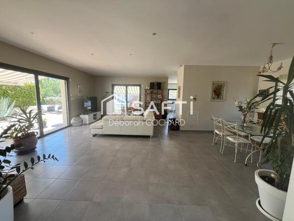 JACOU –Superbe villa contemporaine haut de gamme 150 m² avec piscine, pool-house et terrain de 902 m² sans vis-à-vis