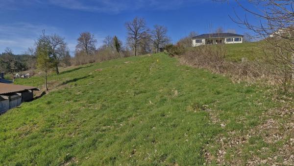 Terrain constructible de 1500 m² non viabilisé