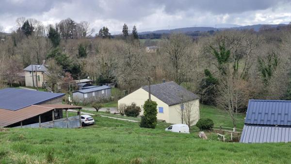 Terrain constructible de 1500 m² non viabilisé