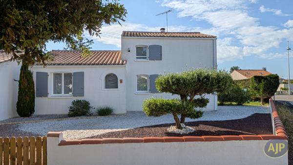 Vente maison L Aiguillon Sur Mer : 366 700 € - L'Aiguillon la Presqu'Ile - Agent Co David Billaud