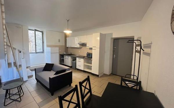 Appartement à louer    2 pièces •  Joyeuse