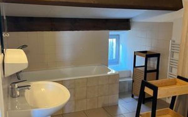 Appartement à louer    2 pièces •  Joyeuse