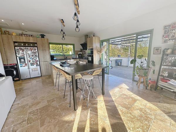 Maison de 150 m2 avec sous-sol , 4 chambres secteur Lamagdeleine