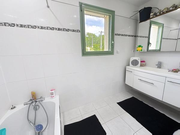 Maison de 150 m2 avec sous-sol , 4 chambres secteur Lamagdeleine