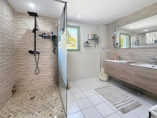 Maison de 150 m2 avec sous-sol , 4 chambres secteur Lamagdeleine