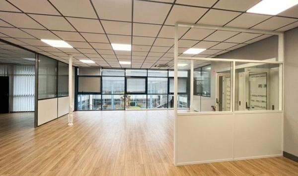À LOUER : BUREAU D'ENVIRON 32 M² AU SEIN D'UN ESPACE PARTAGÉ