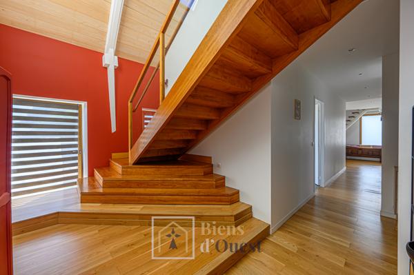 APPARTEMENT DUPLEX 4 ch AVEC LOCAL rdc NOYALO