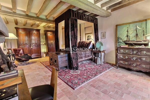 À vendre - Pays de la Loire, chateau, et dépendances en Mayenne