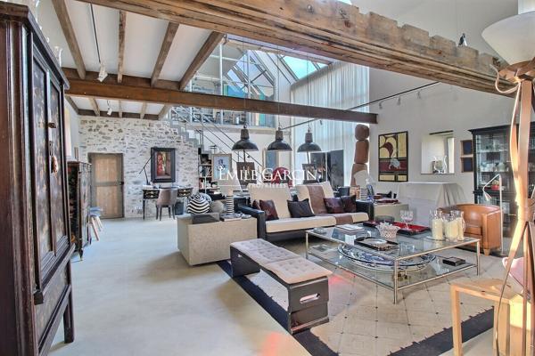 À vendre - Pays de la Loire, chateau, et dépendances en Mayenne