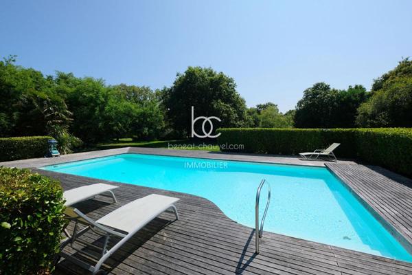 SARZEAU Maison 11 pièces 330 m²