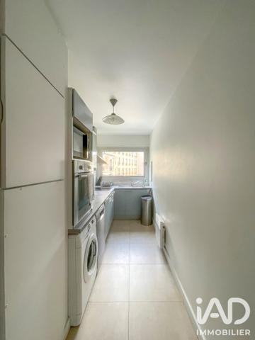 Location appartement 3 pièces 67 m² Paris 15