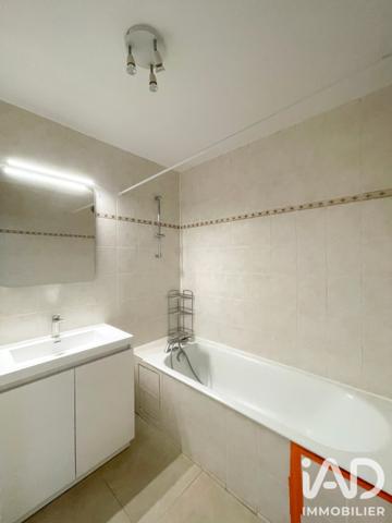 Location appartement 3 pièces 67 m² Paris 15