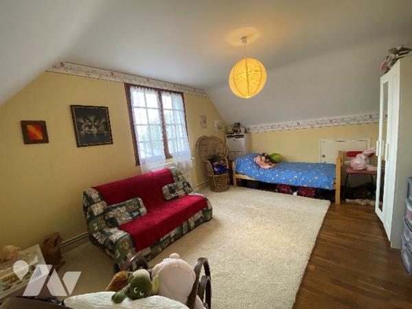 Une maison de trois chambres à coucher d'environ 120 m² sur terrain d'environ 3.960 m².