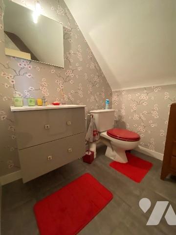 Une maison de trois chambres à coucher d'environ 120 m² sur terrain d'environ 3.960 m².