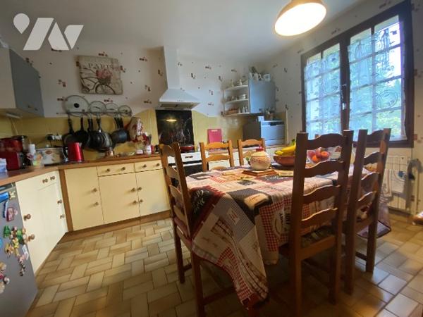 Une maison de trois chambres à coucher d'environ 120 m² sur terrain d'environ 3.960 m².