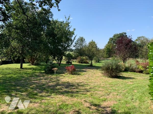 Une maison de trois chambres à coucher d'environ 120 m² sur terrain d'environ 3.960 m².