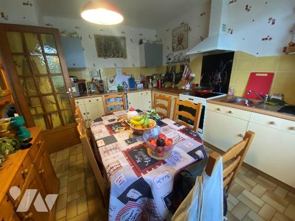 Une maison de trois chambres à coucher d'environ 120 m² sur terrain d'environ 3.960 m².