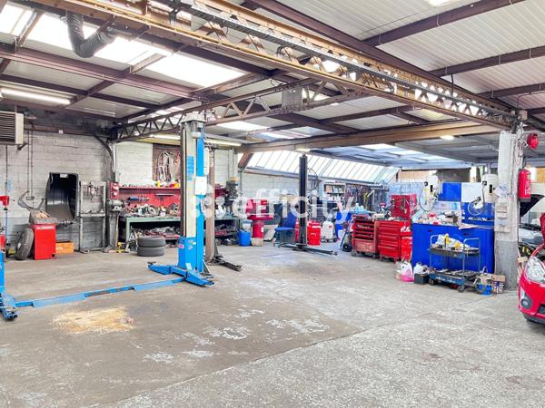 Fonds De Commerce - 430 m²