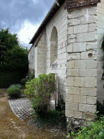 PETITE PROPRIETE ATYPIQUE AVEC CHAPELLE - PISCINE