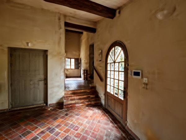 PETITE PROPRIETE ATYPIQUE AVEC CHAPELLE - PISCINE